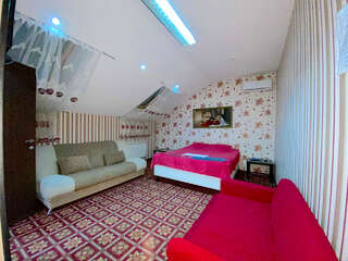 Гостиница Guest House Gold Oven Чебоксары Cемейный номер с собственной ванной комнатой-3