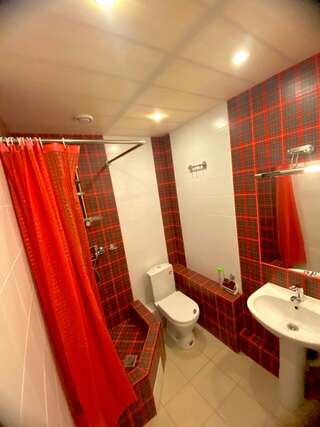 Гостиница Guest House Gold Oven Чебоксары Семейный номер с общей ванной комнатой-10