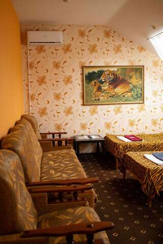 Гостиница Guest House Gold Oven Чебоксары Четырехместный номер с ванной комнатой-5