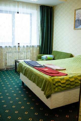 Гостиница Guest House Gold Oven Чебоксары Двухместный номер с 1 кроватью и собственной ванной комнатой-4