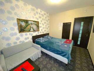 Гостиница Guest House Gold Oven Чебоксары Двухместный номер с 1 кроватью и общей ванной комнатой-11
