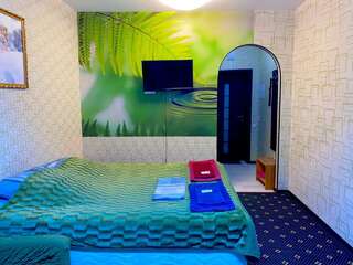 Гостиница Guest House Gold Oven Чебоксары Двухместный номер с 1 кроватью и собственной ванной комнатой-1