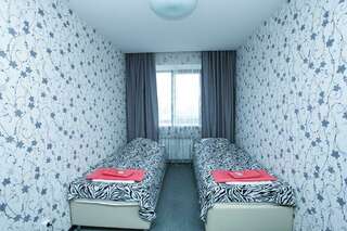 Гостиница Guest House Gold Oven Чебоксары Двухместный номер с 2 отдельными кроватями и общим туалетом-2