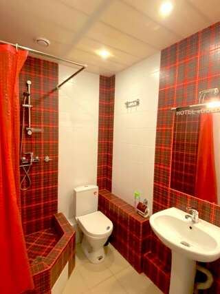 Гостиница Guest House Gold Oven Чебоксары Двухместный номер с 1 кроватью и общей ванной комнатой-13